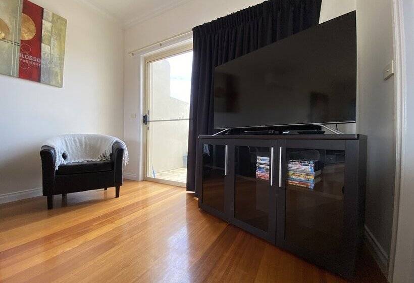 آپارتمان 1 خوابه, Banyan Place