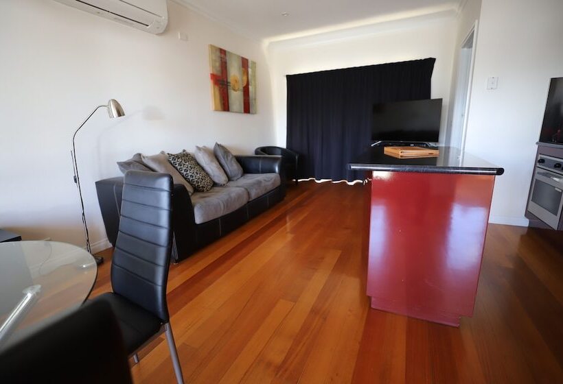 آپارتمان 1 خوابه, Banyan Place