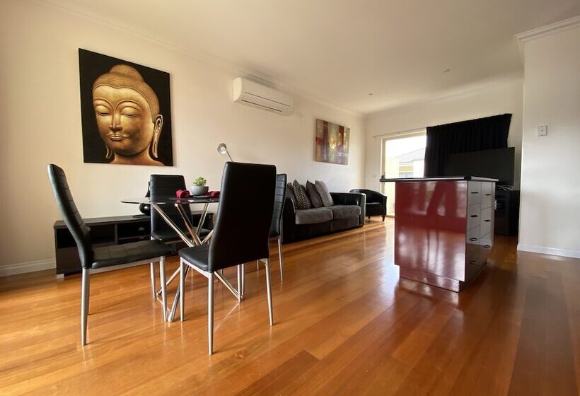 آپارتمان 1 خوابه, Banyan Place