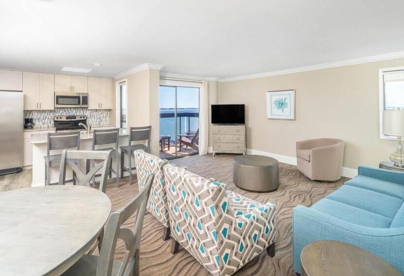 Люкс с Видом, Bask Hotel At Big Rock Landing