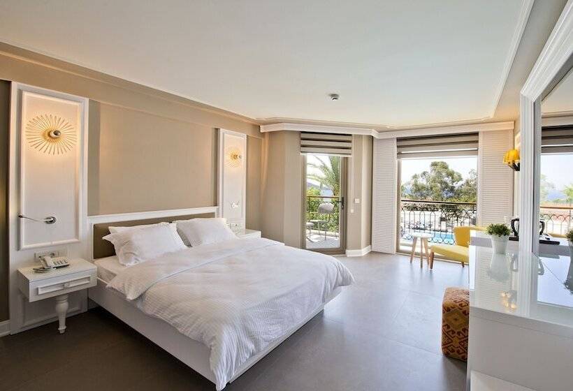 Superior suite with pool view, Samira Exclusive Hotel & Apartments