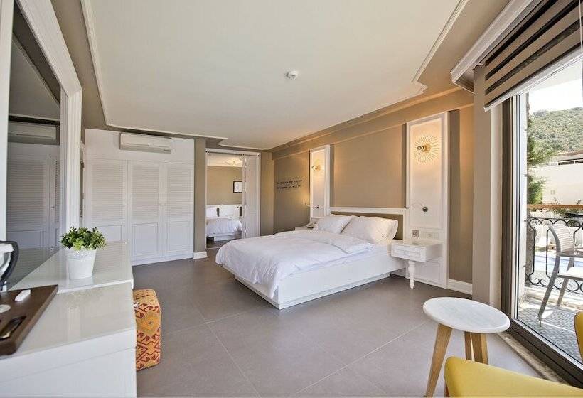 Superior suite with pool view, Samira Exclusive Hotel & Apartments