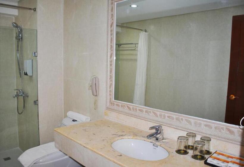 اتاق خانوادگی, Golden Phoenix Hotel Boracay