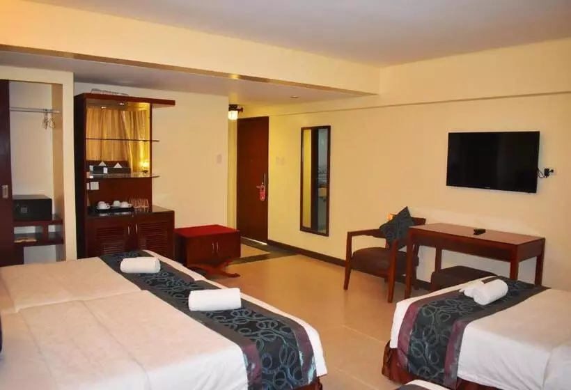 اتاق خانوادگی, Golden Phoenix Hotel Boracay