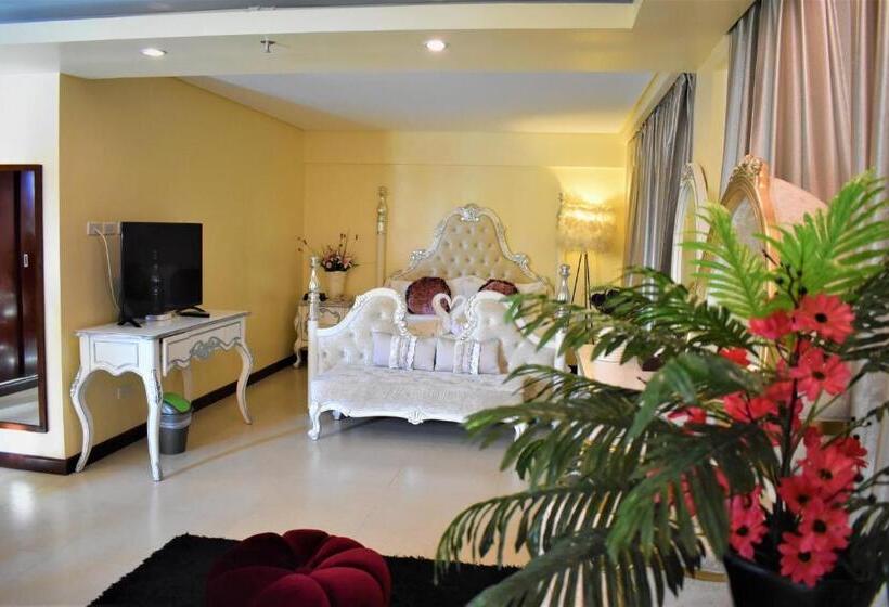 스위트 킹사이즈 침대, Golden Phoenix Hotel Boracay