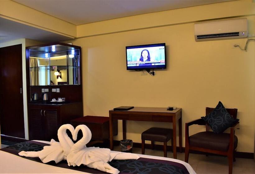 اتاق لوکس با تخت بزرگ, Golden Phoenix Hotel Boracay