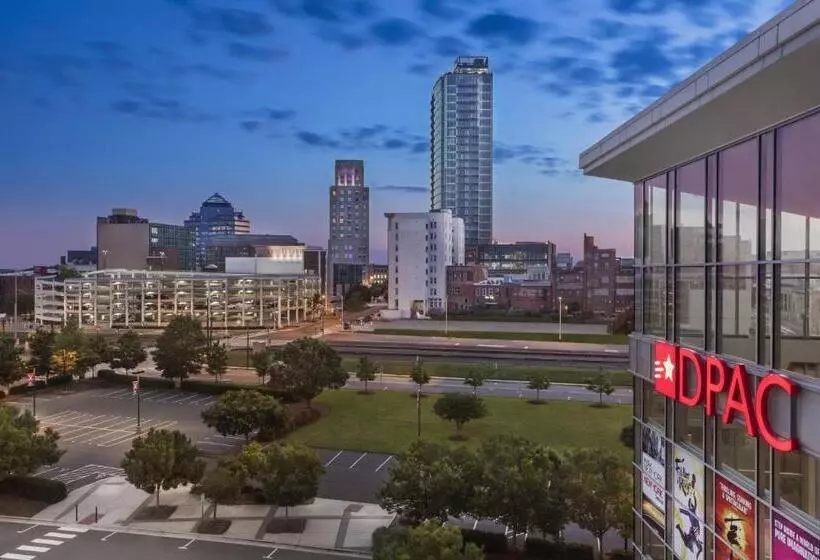 キングサイズベッドのスタンダードルーム, Aloft Durham Downtown