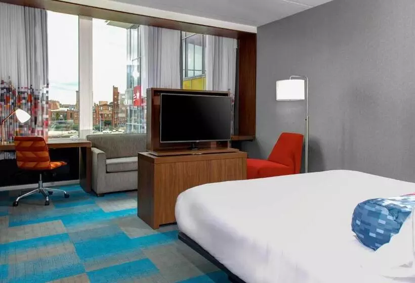 キングサイズベッドのスタンダードルーム, Aloft Durham Downtown
