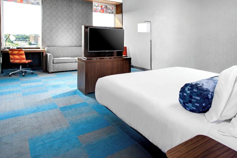 اتاق استاندارد با تخت بزرگ, Aloft Durham Downtown