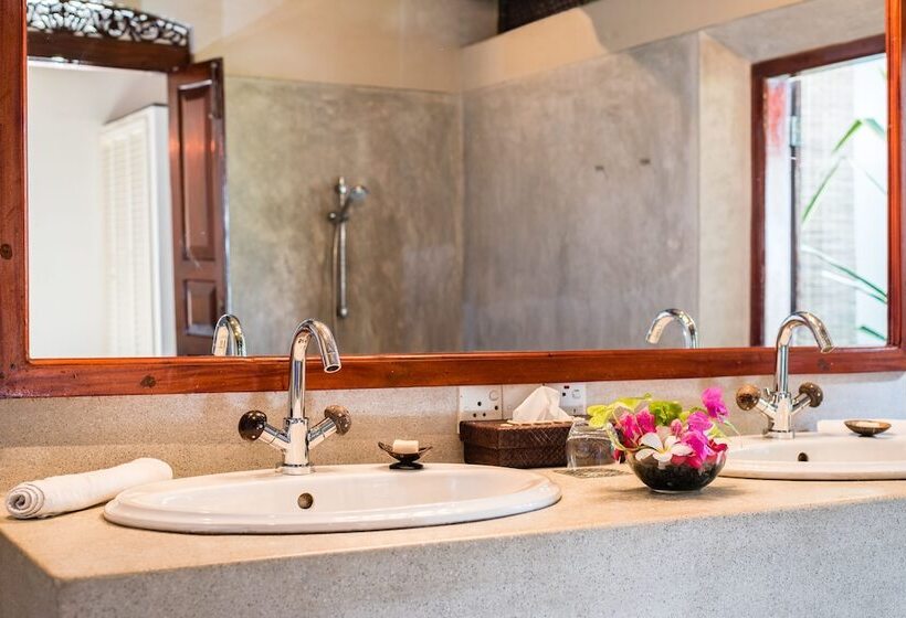 سوییت با چشم‌انداز باغ, Apa Villa Thalpe