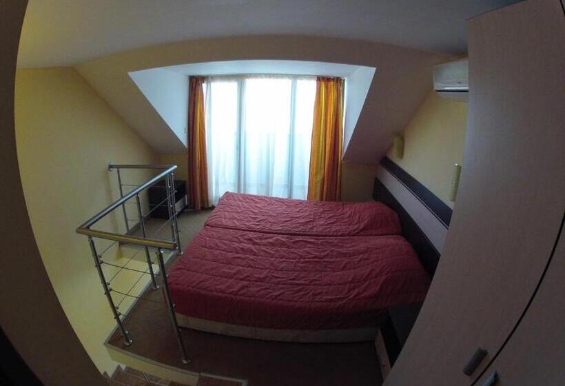 Duplex Suite, Apolis