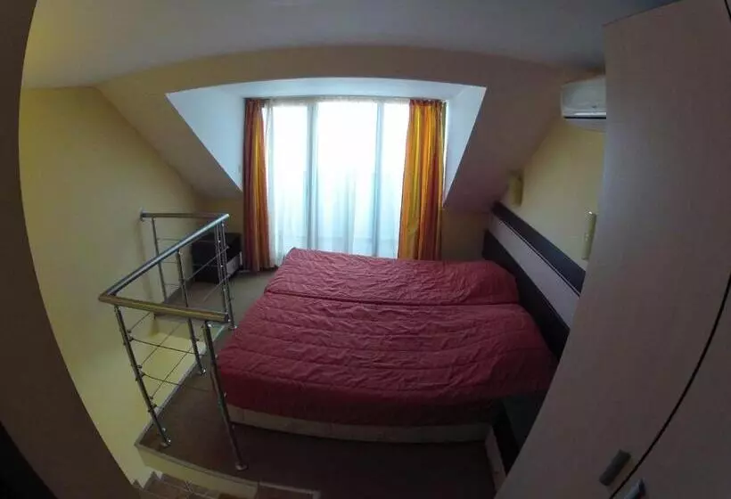 سوییت دوبلکس, Apolis