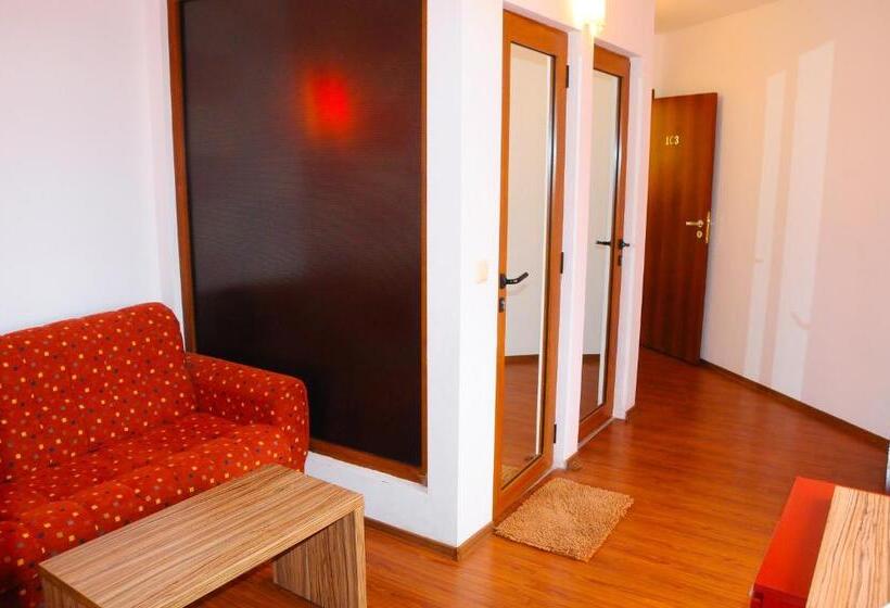 Junior Suite, Apolis