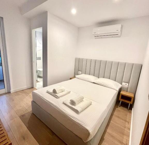 スタンダードルーム, Aulona