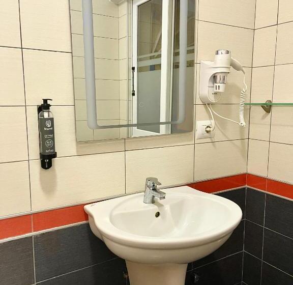 バルコニー付きスタンダードトリプルルーム, Aulona