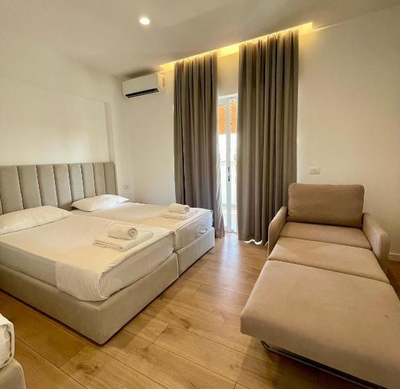 バルコニー付きスタンダードトリプルルーム, Aulona