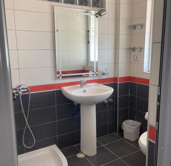 オーシャンビューファミリールーム, Aulona