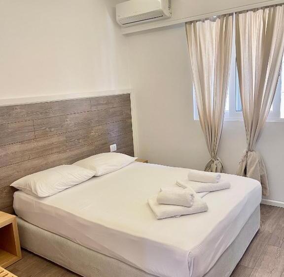 スタンダードルーム, Aulona