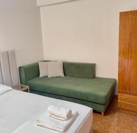 スタンダードルーム, Aulona