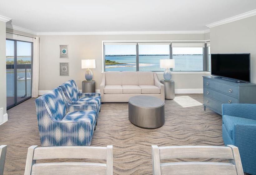 Люкс с Видом, Bask Hotel At Big Rock Landing