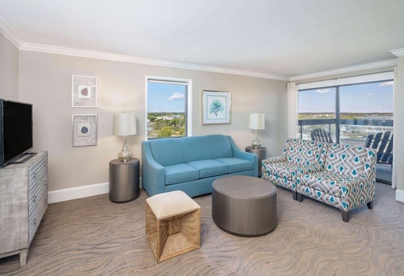 Люкс с Видом, Bask Hotel At Big Rock Landing