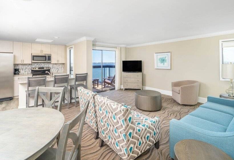 Люкс с Видом, Bask Hotel At Big Rock Landing