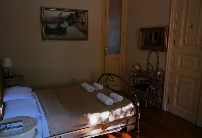 חדר דלוקס נוף לגינה, Büyükada Anastasia Meziki History Mansion