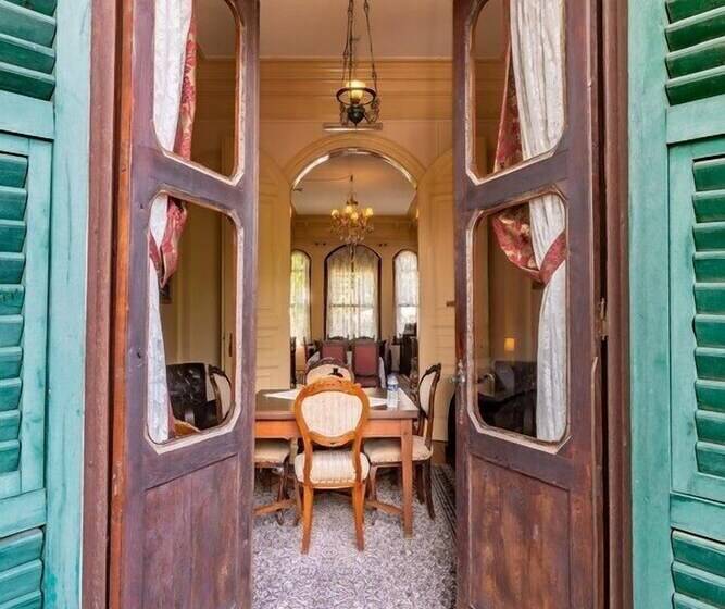 两卧家庭套房, Büyükada Anastasia Meziki History Mansion