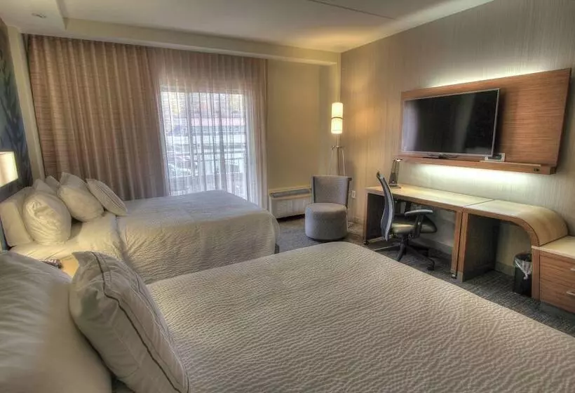 Standard-huone 2 Parivuodetta, Courtyard By Marriott Gatlinburg Downtown