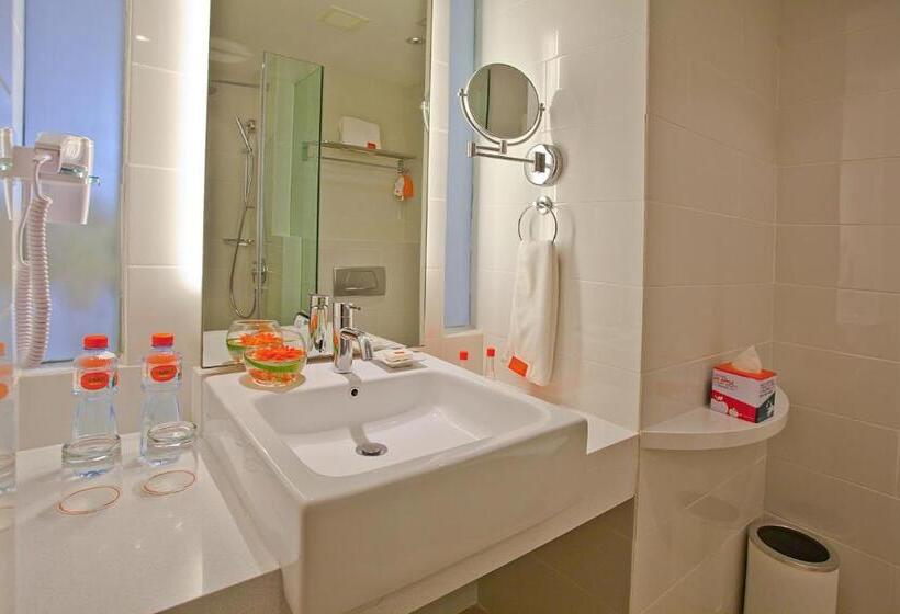 חדר קומפורט, Harris Hotel & Conventions Gubeng