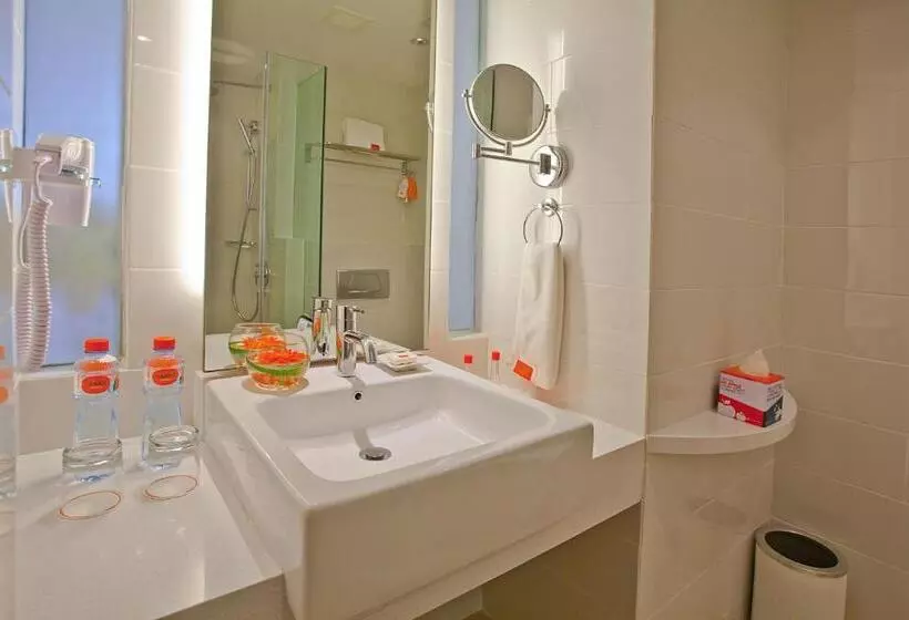 コンフォートルーム, Harris Hotel & Conventions Gubeng