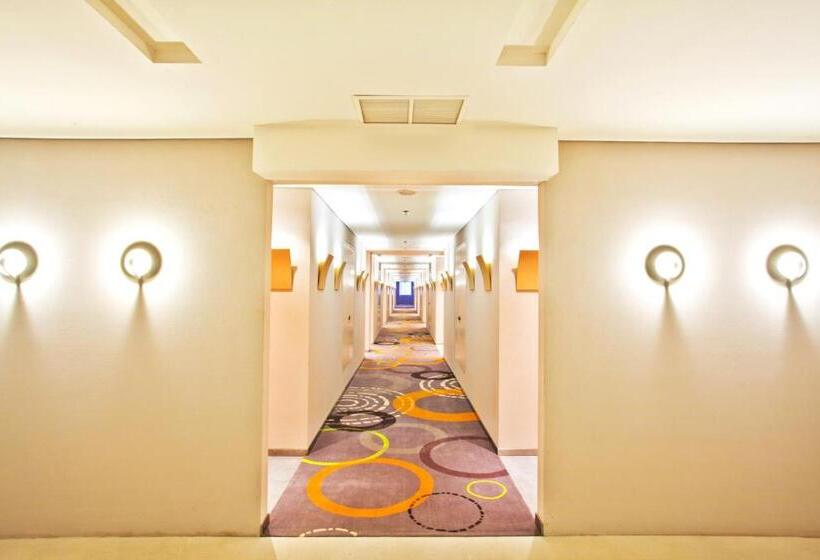 סוויטה, Harris Hotel & Conventions Gubeng