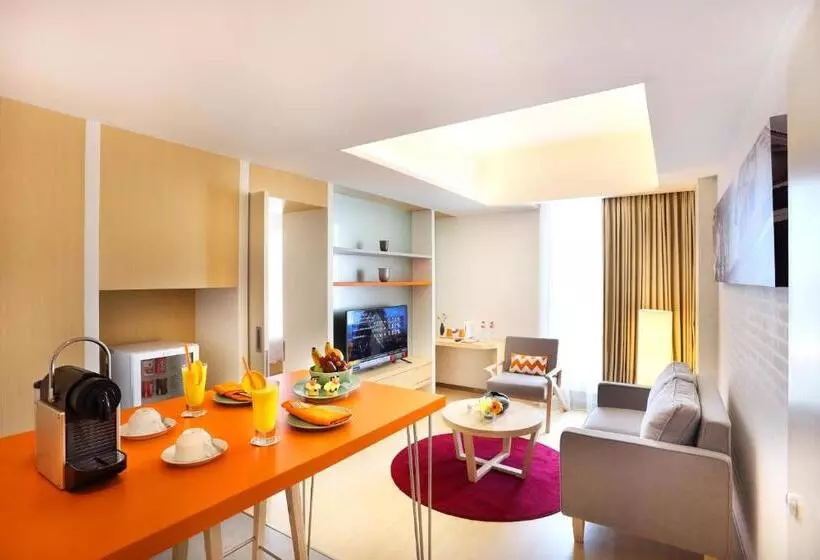 スイート, Harris Hotel & Conventions Gubeng