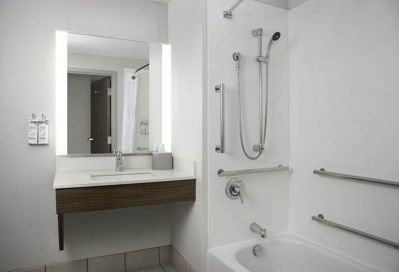Люкс Адаптированный для Инвалидов, Holiday Inn Express & Suites Pittsburgh North Shore, An Ihg