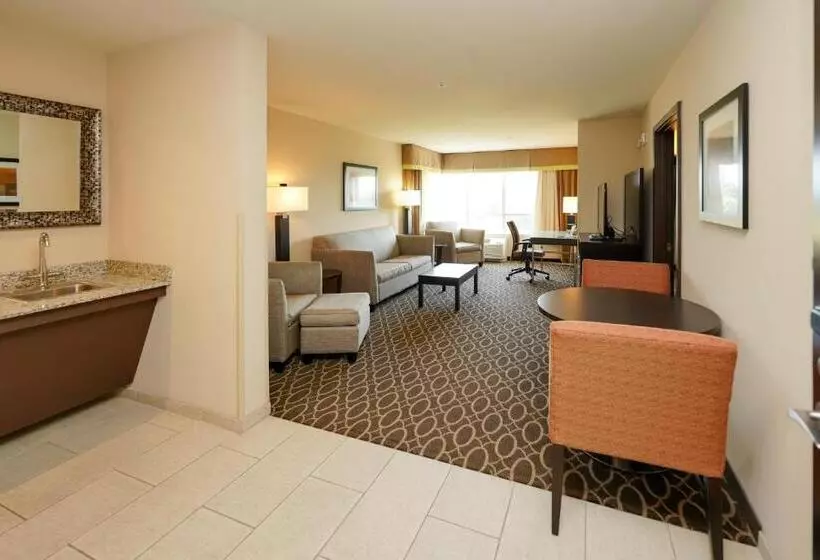 スイート, Holiday Inn Murfreesboro, An Ihg