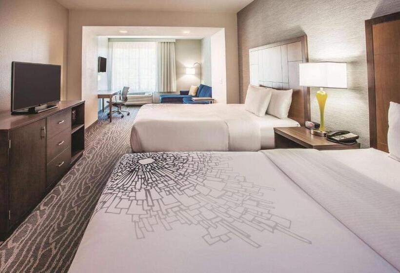 Номер Executive, La Quinta By Wyndham Duluth