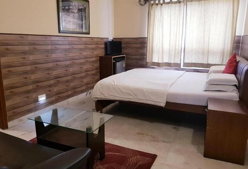 סוויטה דלוקס, Malik Guest House