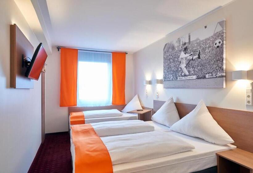 Трехместный Номер Базовый, Mcdreams Hotel Mönchengladbach