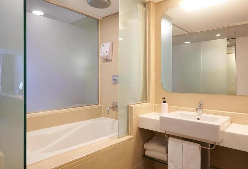 اتاق خانوادگی, Nine Tree By Parnas Seoul Myeongdong 1