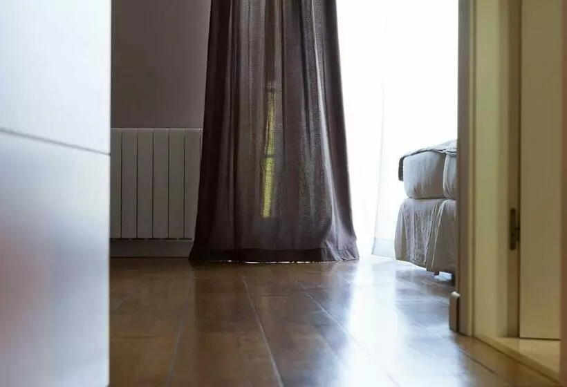 Chambre Standard, Sotobosque