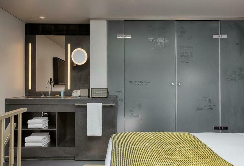 غرفة قياسية سرير كينج, W Amsterdam