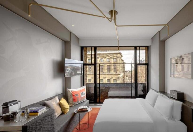 غرفة قياسية سرير كينج, W Amsterdam