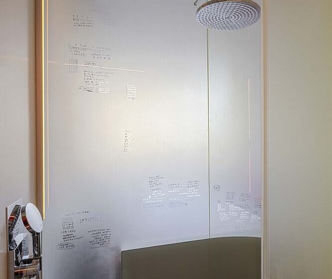 غرفة قياسية مطلة على المدينة, W Amsterdam