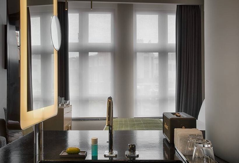 غرفة قياسية مطلة على المدينة, W Amsterdam