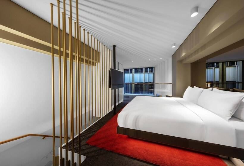 Suite with Views, W Amsterdam