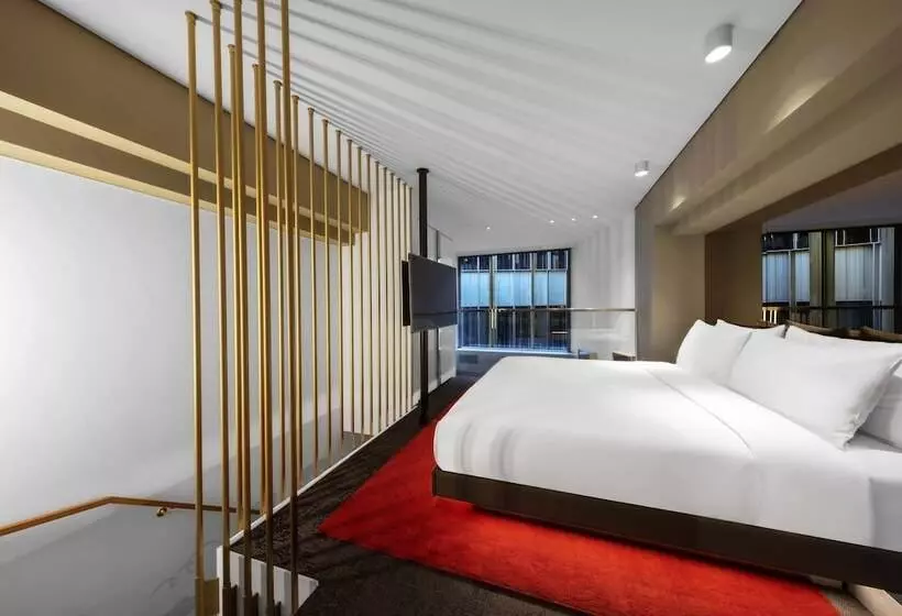 Suite with Views, W Amsterdam