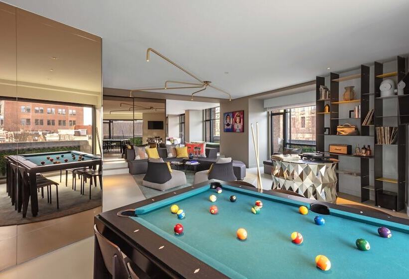 إستوديو قياسي مطل على المدينة, W Amsterdam