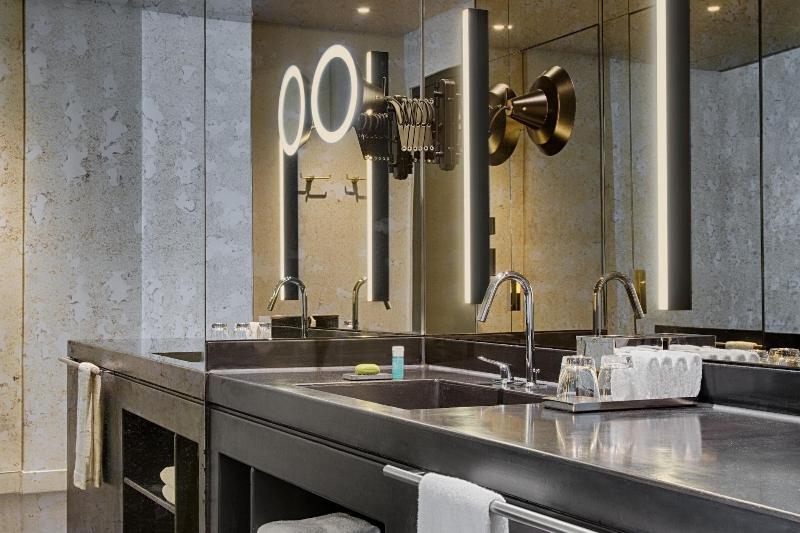 غرفة قياسية مطلة على المدينة, W Amsterdam