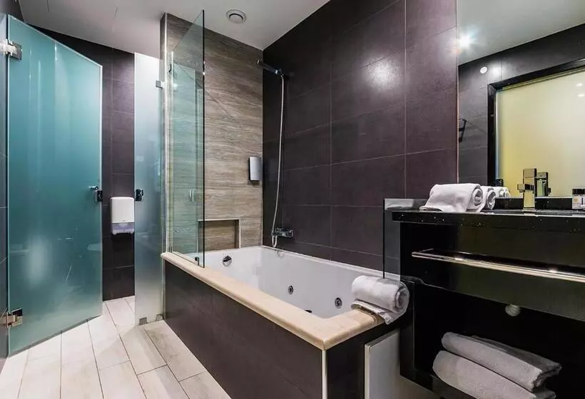 سوییت لوکس, Lisotel   Hotel & Spa