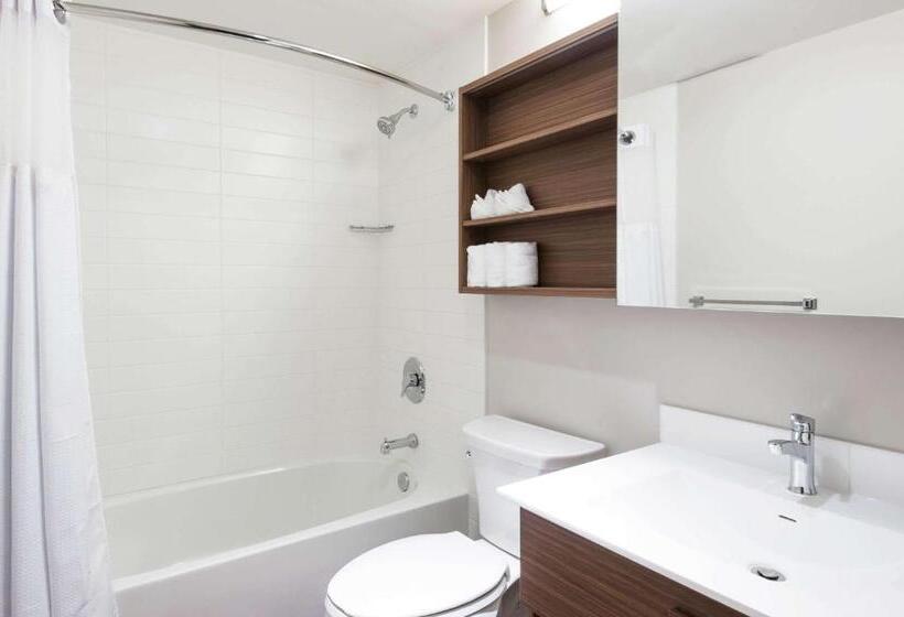 Студия Стандарт, Microtel Inn & Suites By Wyndham Fort Saint John